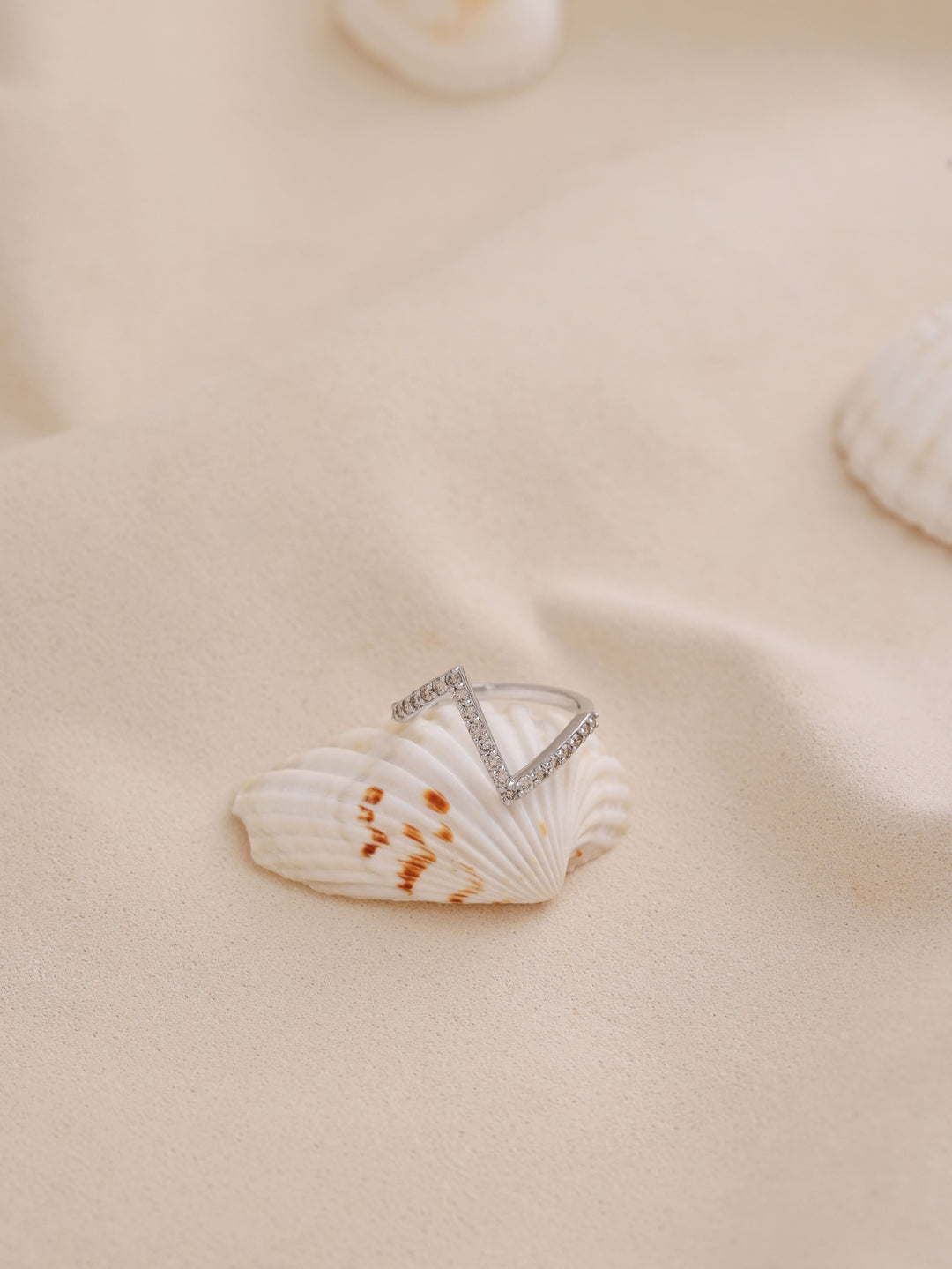 Humesha ZigZag Ring