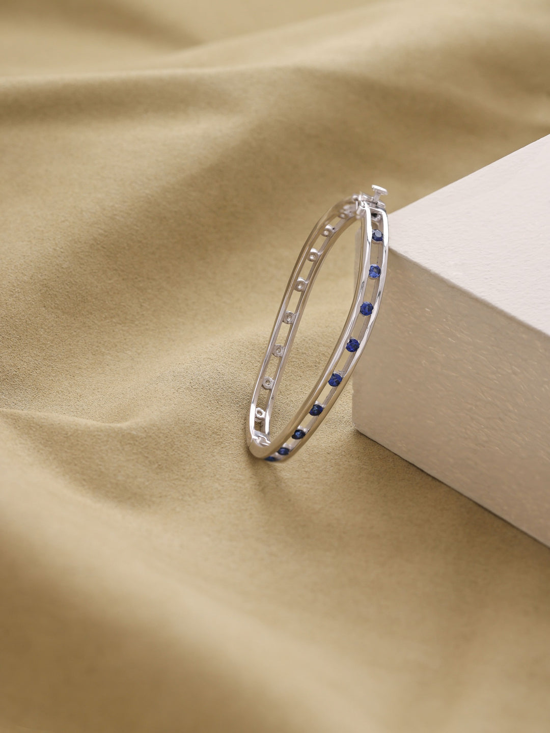 Humesha Flow Bracelet